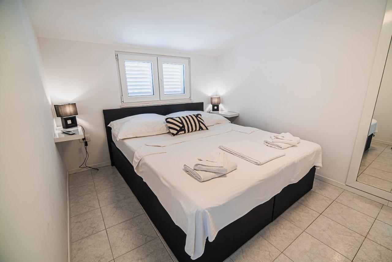 Downtown Park Apartments With Balcony Vodice Exterior photo